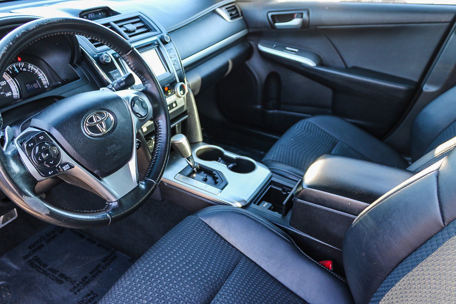 Used 2014 Toyota Camry SE image 18