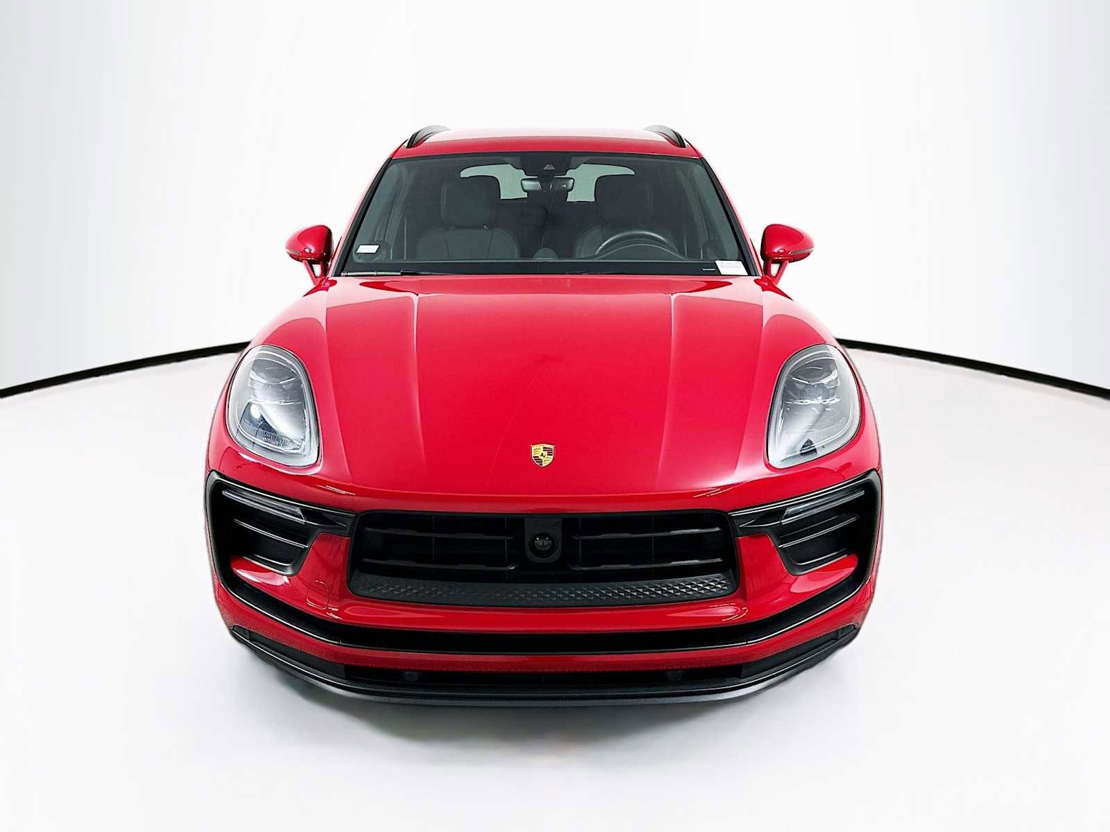 Certified 2026 Porsche Macan image 6