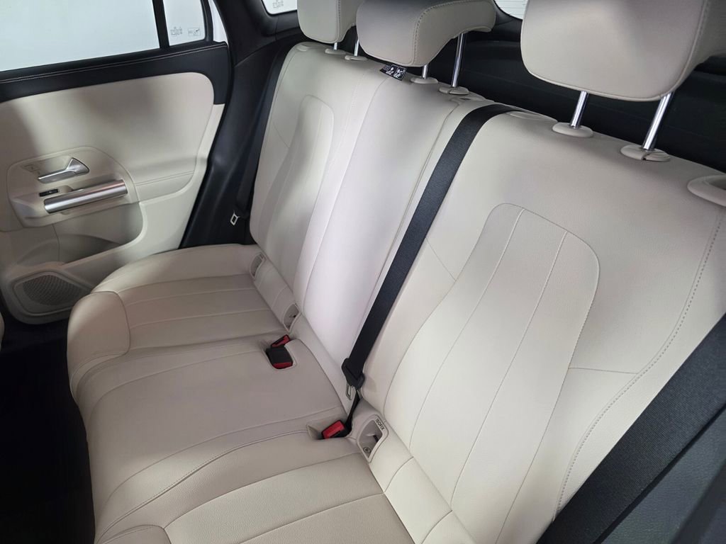 Certified 2025 Mercedes-Benz GLA 250 image 15