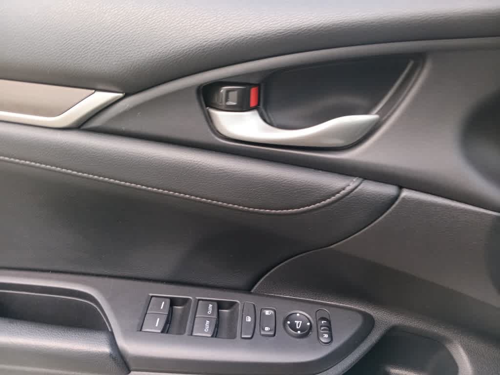 Used 2019 Honda Civic Touring image 15