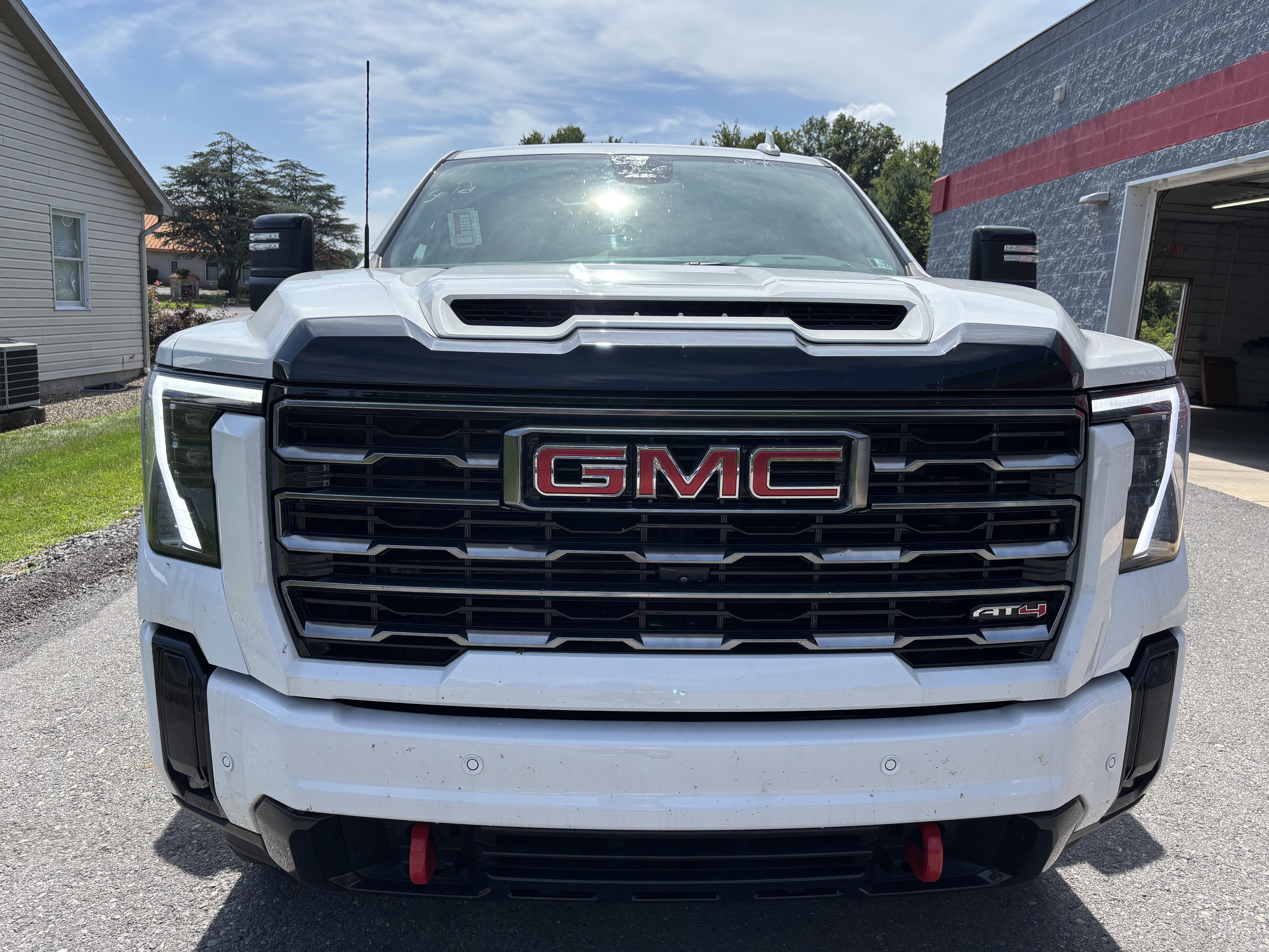 Used 2025 GMC Sierra 2500 AT4 AWD/4WD image 8