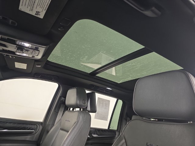 Used 2023 GMC Yukon XL Denali AWD/4WD image 27