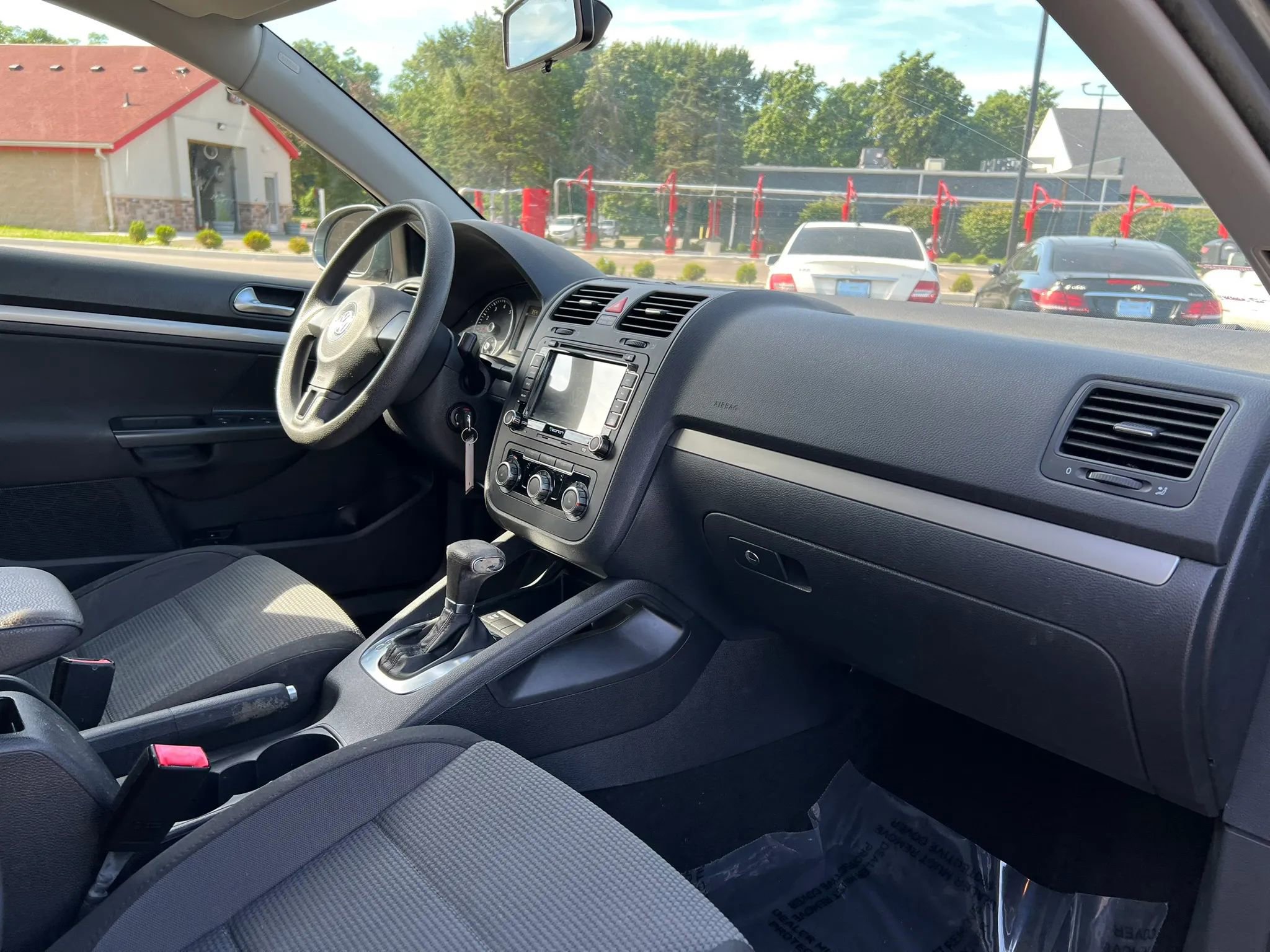 Used 2010 Volkswagen Jetta S FWD image 22