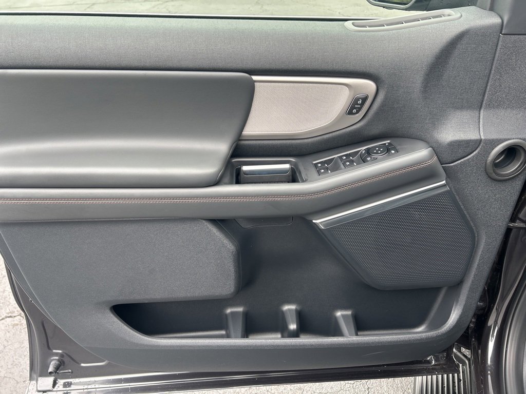 New 2025 Ford Expedition Active image 11