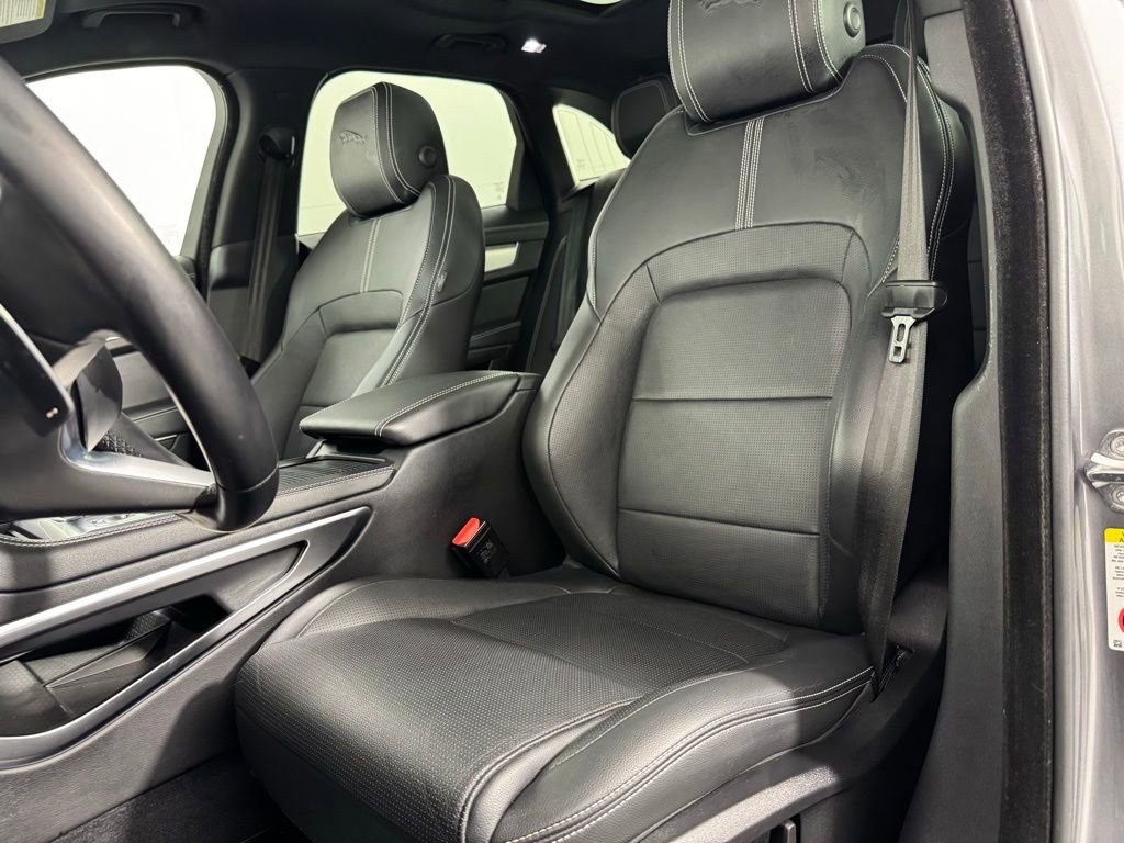 Used 2025 Jaguar F-PACE R-Dynamic S image 15