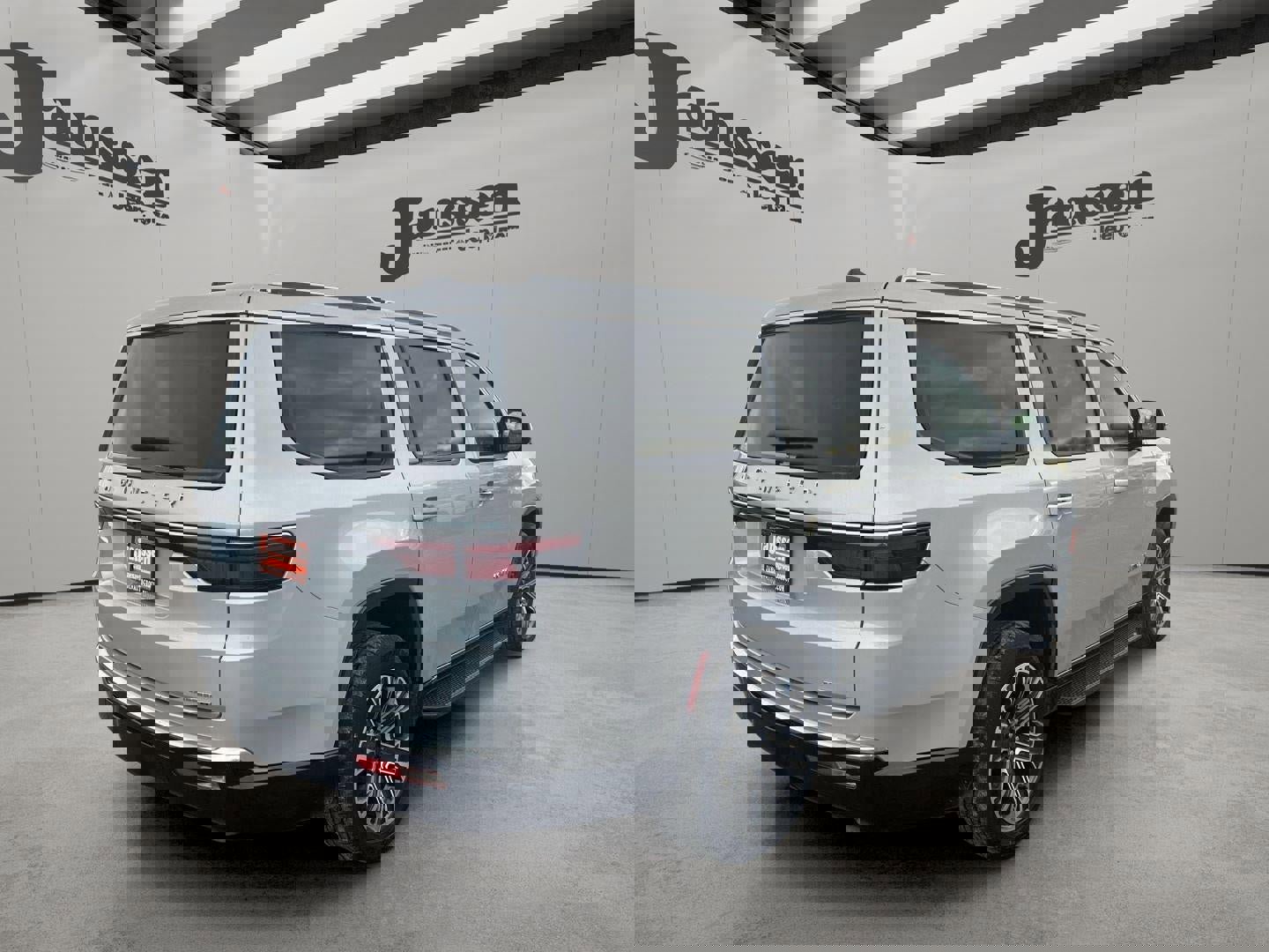 Used 2024 Jeep Wagoneer Series II w/ Flexible Seating Group image 4