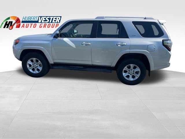 Used 2018 Toyota 4Runner SR5 AWD/4WD image 1