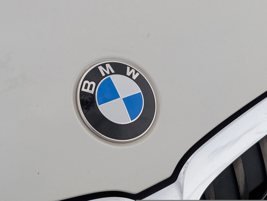 Used 2022 BMW 330i Sedan w/ Driving Assistance Package image 10