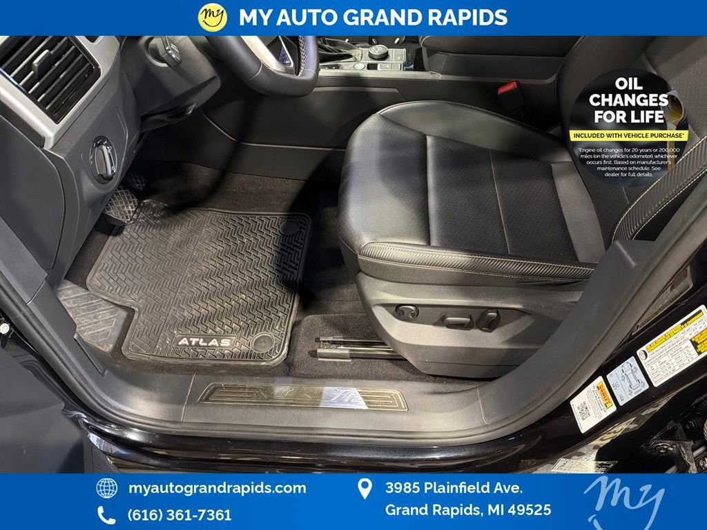 Used 2022 Volkswagen Atlas Cross Sport SE image 16