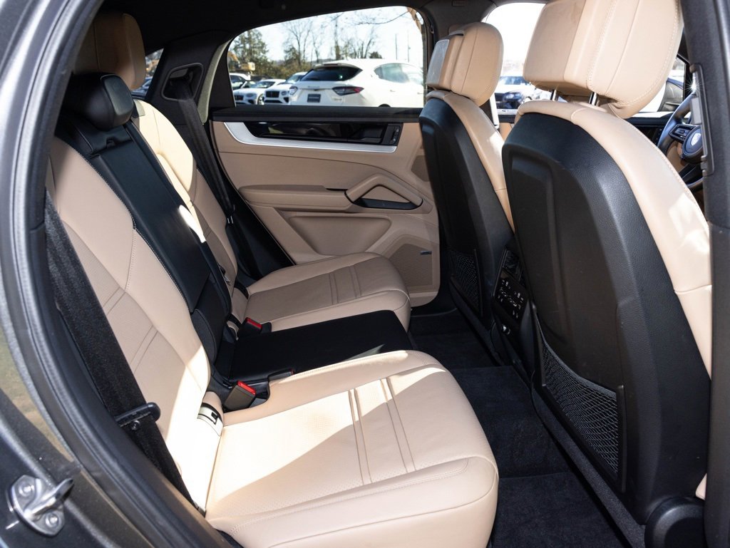 Used 2024 Porsche Cayenne Coupe image 60