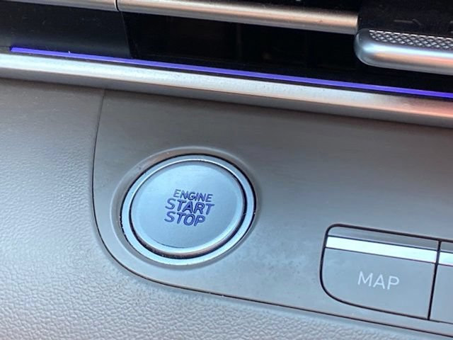 Used 2024 Hyundai Elantra SEL w/ Convenience Package FWD image 23