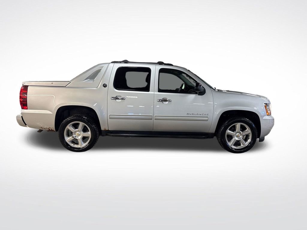 Used 2013 Chevrolet Avalanche LT w/ All-Star Edition AWD/4WD image 7