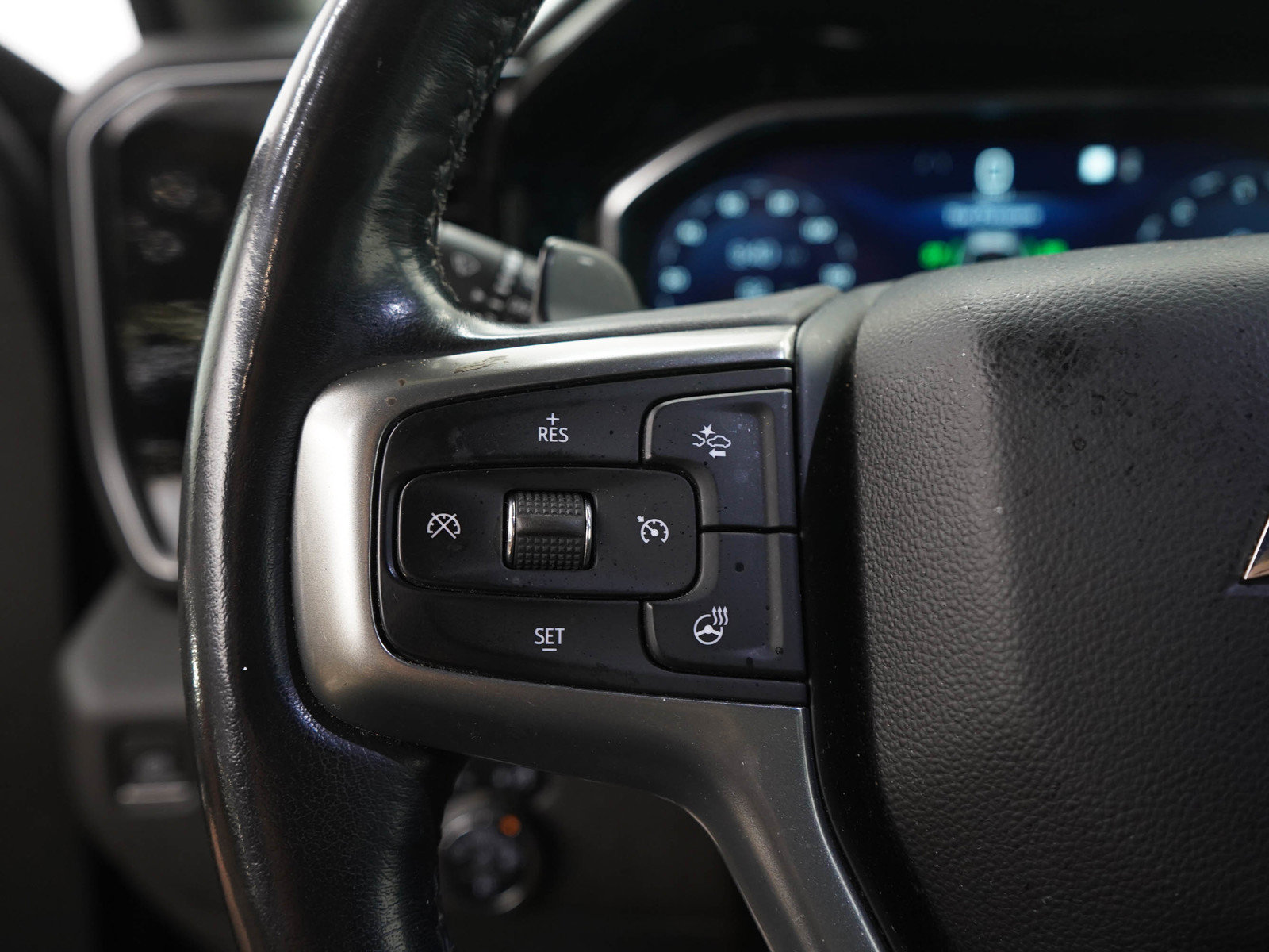 Used 2022 Chevrolet Silverado 1500 LTZ AWD/4WD image 29
