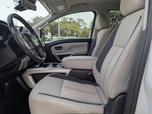 Used 2021 Nissan Titan SV w/ SV Convenience Package image 25