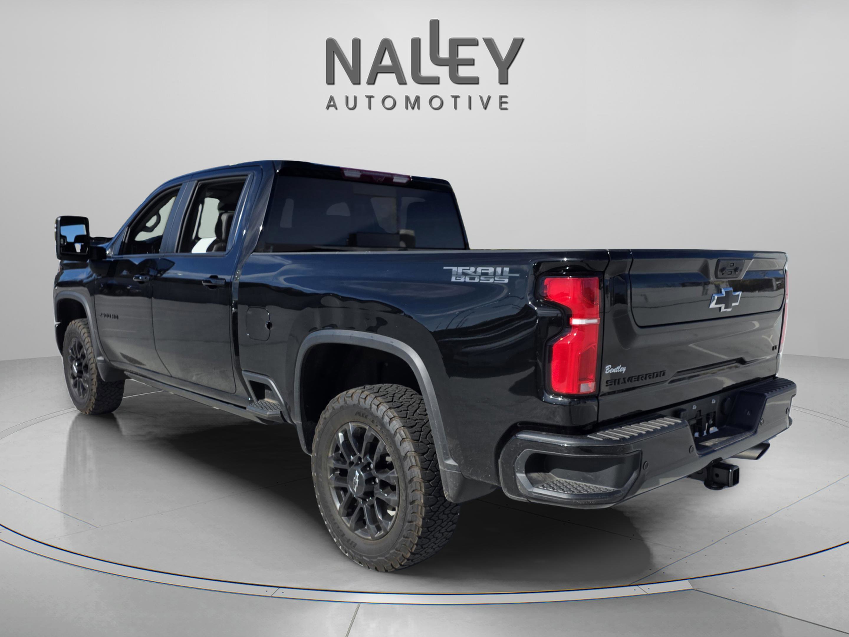 Used 2025 Chevrolet Silverado 2500 LT w/ Trail Boss Package image 3