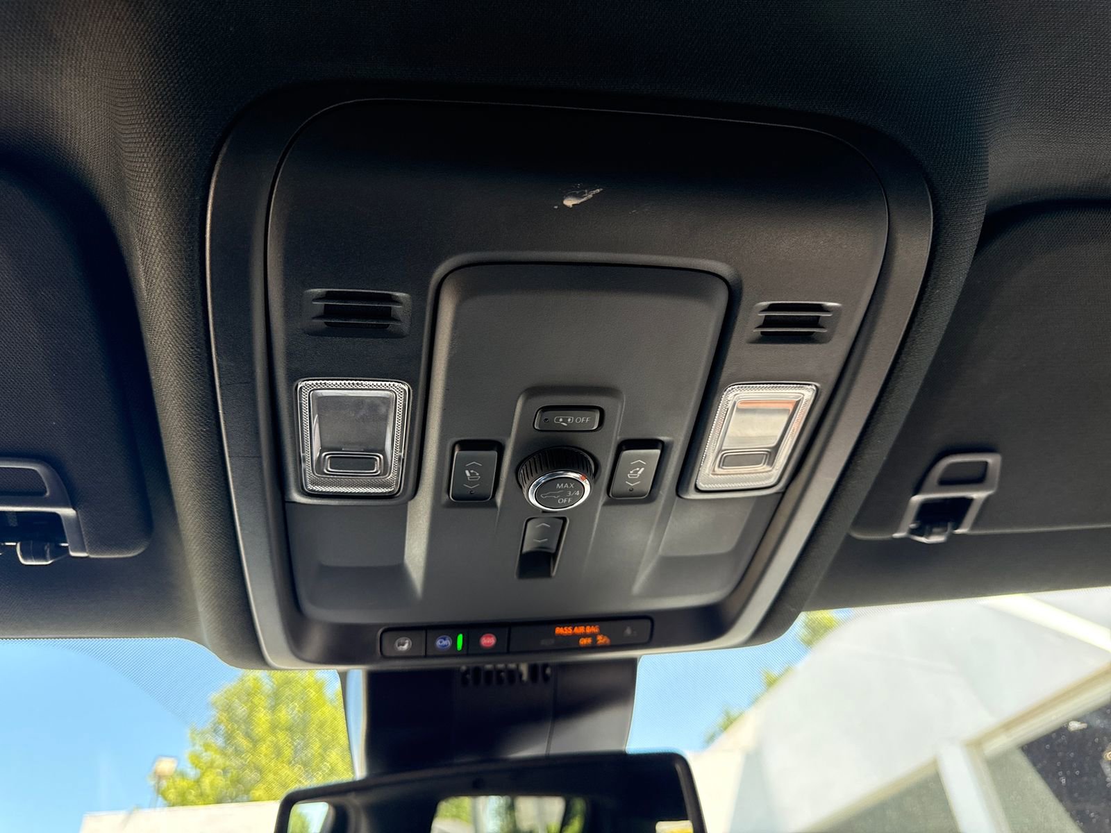 Used 2025 GMC Yukon XL Denali AWD/4WD image 21