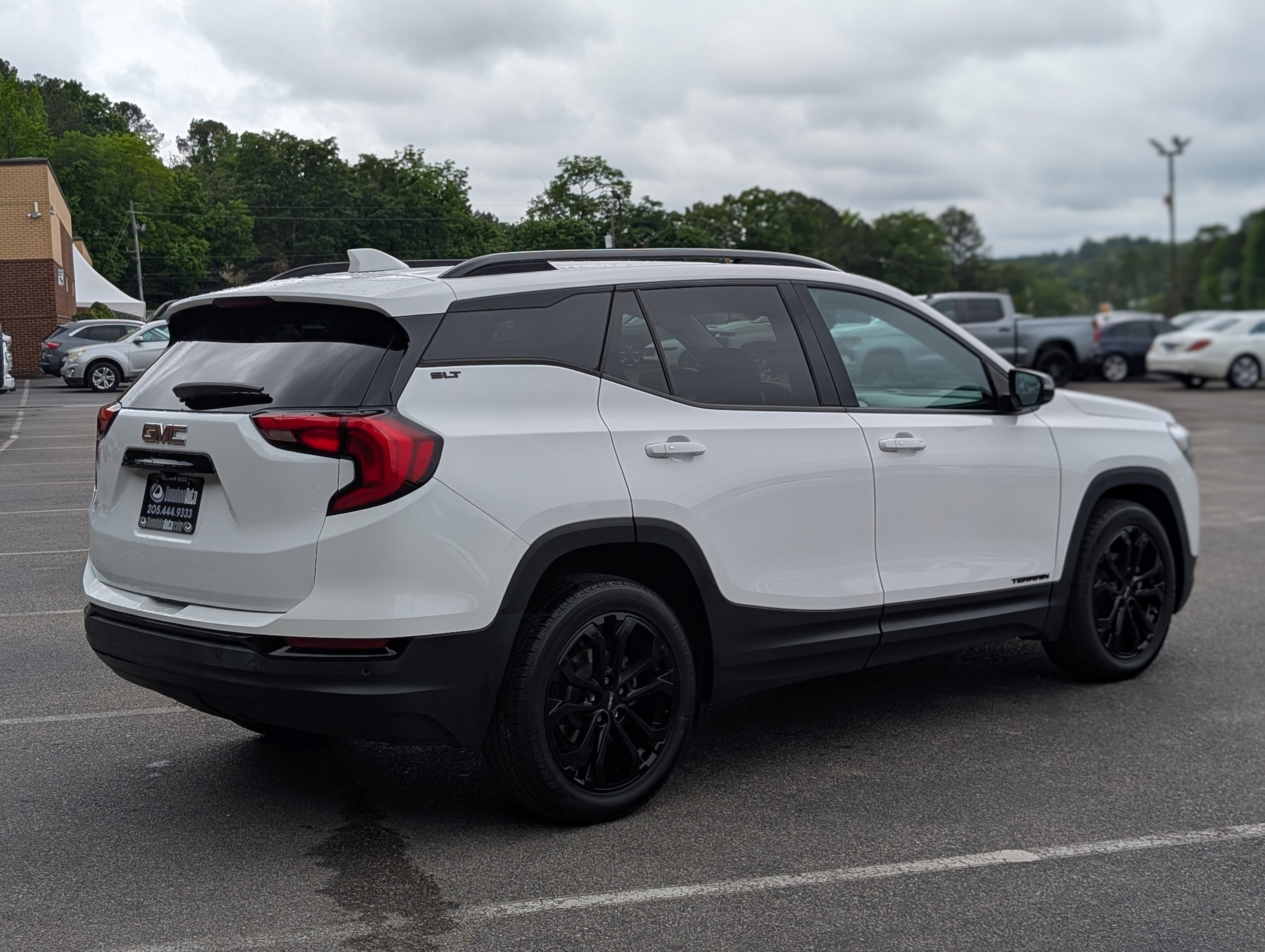 Used 2021 GMC Terrain SLT w/ Elevation Edition FWD image 9