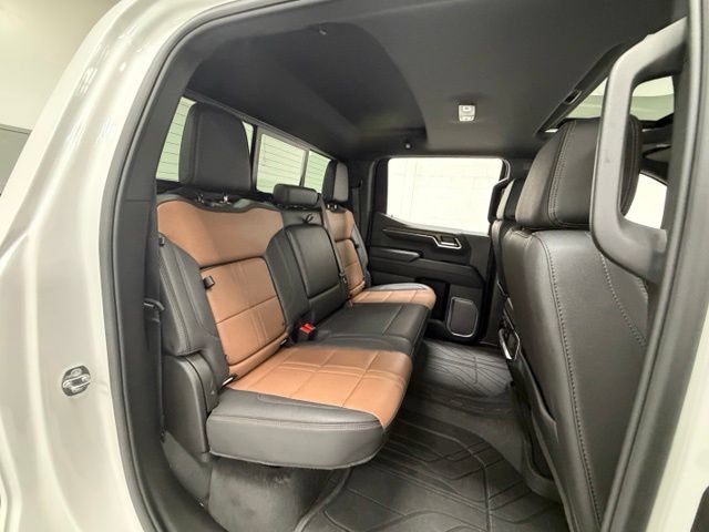 Certified 2024 Chevrolet Silverado 1500 High Country AWD/4WD image 26