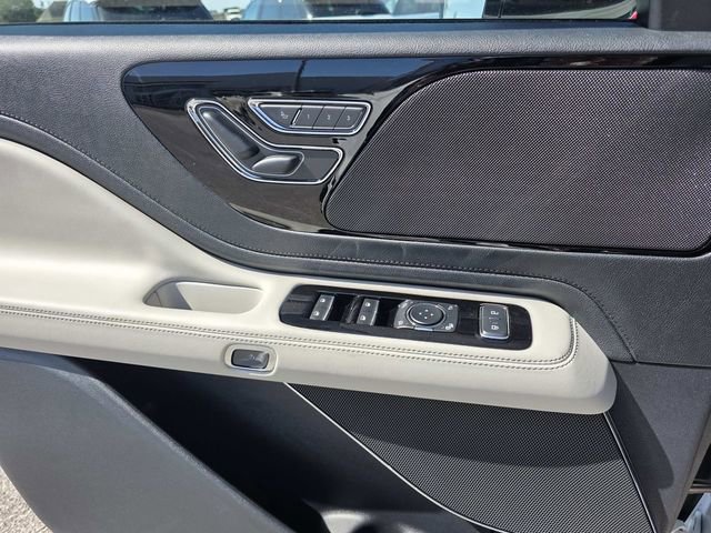 New 2026 Lincoln Aviator 2WD w/ Jet Appearance Package image 12