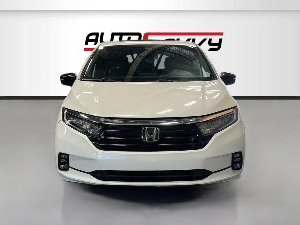 Used 2024 Honda Odyssey Sport image 2