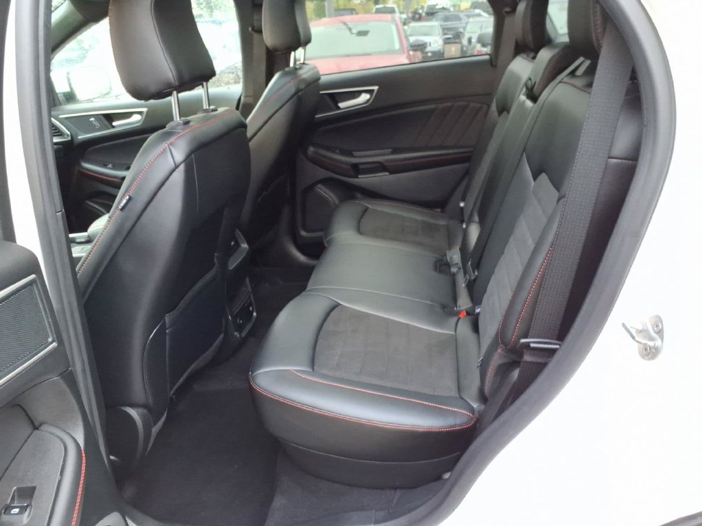 Used 2024 Ford Edge ST-Line AWD/4WD image 12