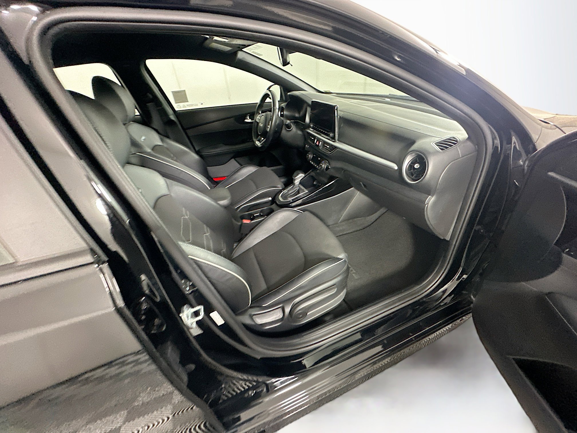 Used 2023 Kia Forte GT-Line image 30