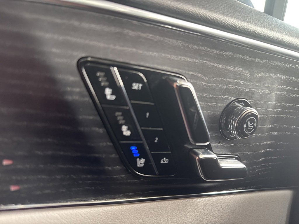 Used 2023 Cadillac Lyriq 2WD image 19