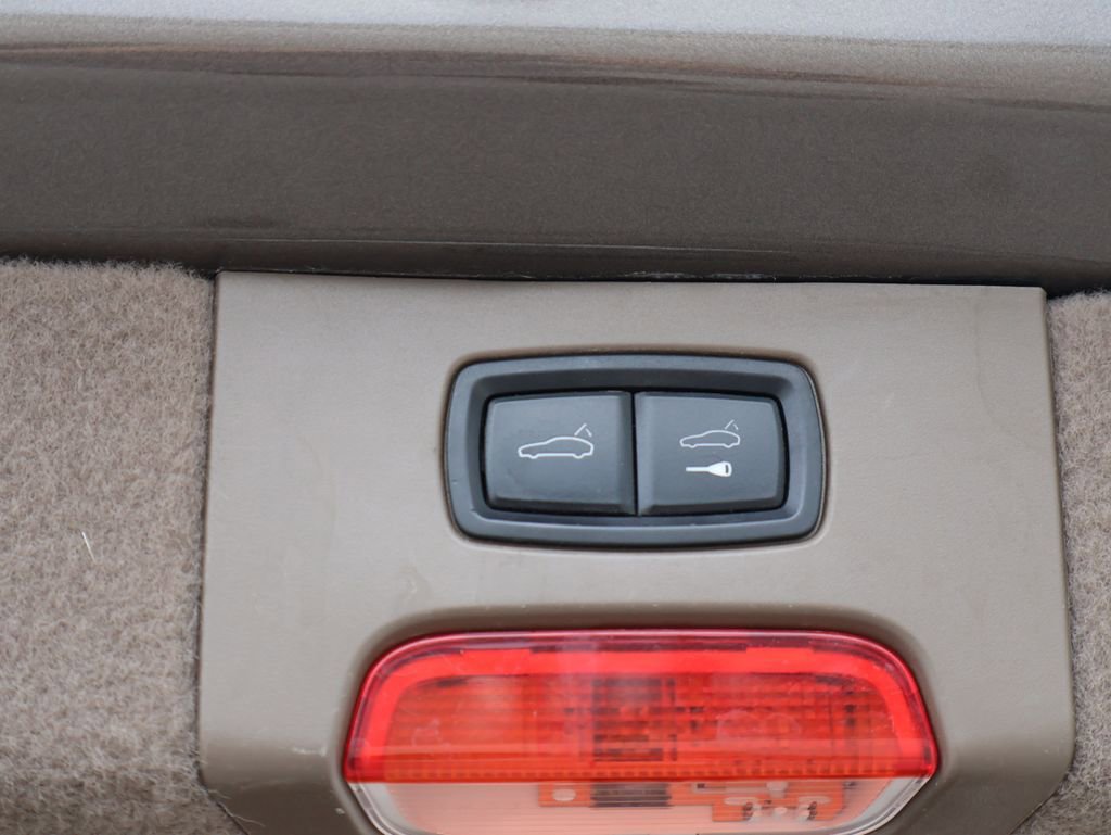 Used 2013 Porsche Cayenne S AWD/4WD image 17