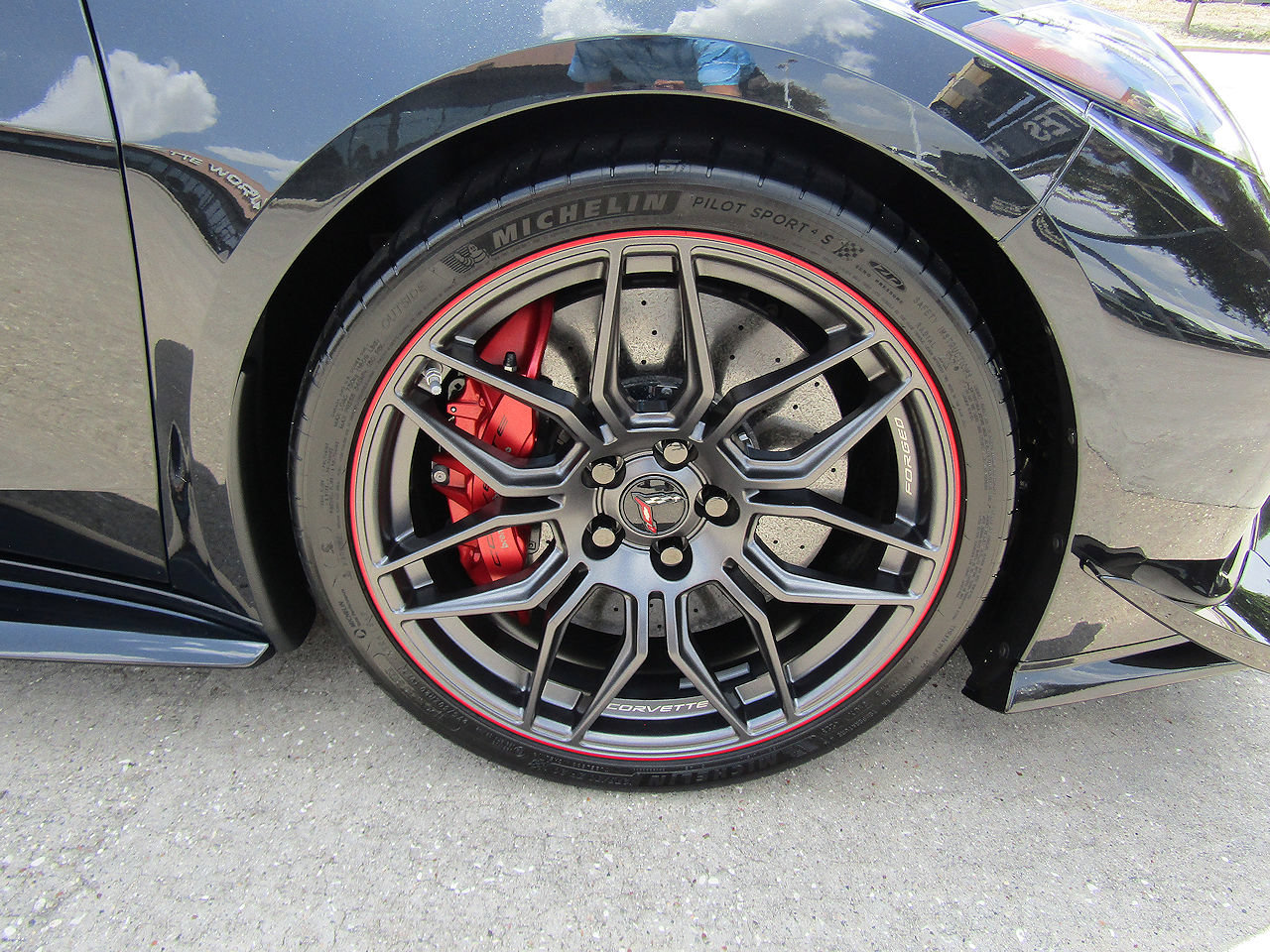 Used 2024 Chevrolet Corvette Z06 w/ Z07 Performance Package RWD image 22