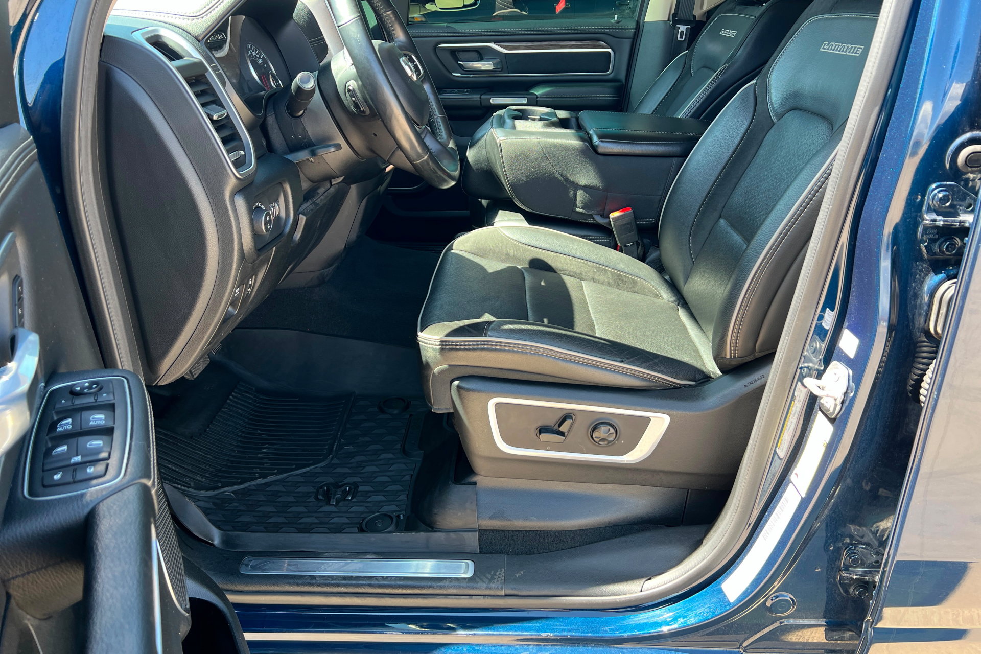 Used 2019 RAM 1500 Laramie w/ Trailer Tow Group AWD/4WD image 17