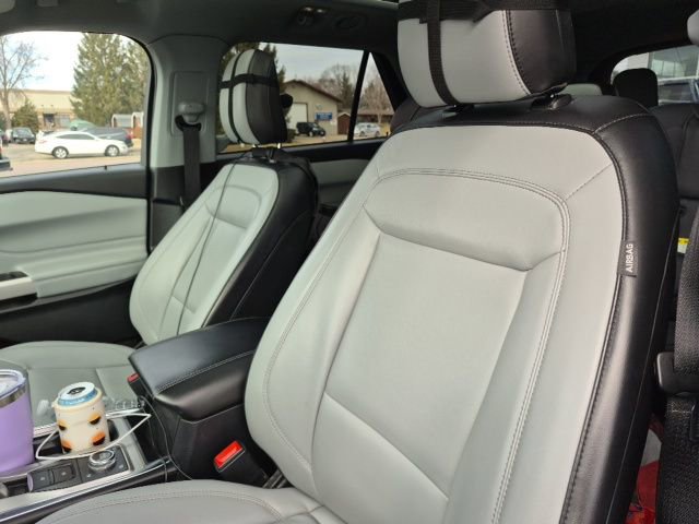 Used 2021 Ford Explorer XLT w/ Equipment Group 202A image 2