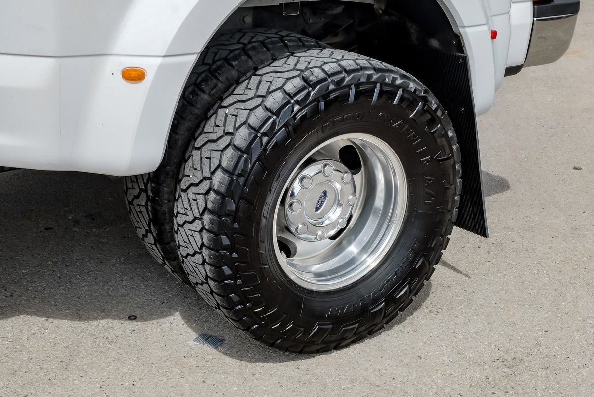 Used 2017 Ford F350 Lariat w/ Lariat Value Package image 63