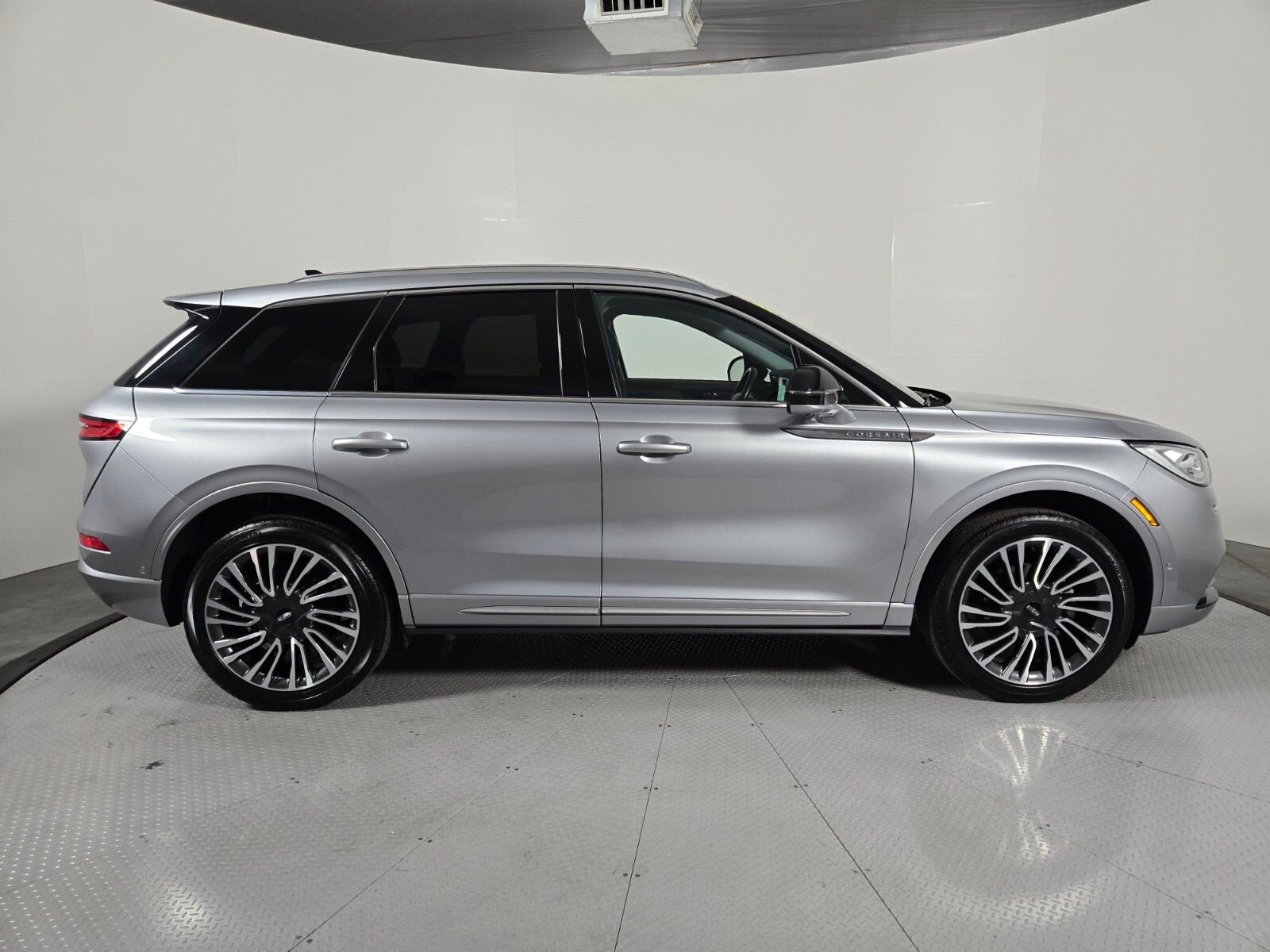 Certified 2022 Lincoln Corsair Reserve w/ Equipment Group 201A AWD/4WD image 3
