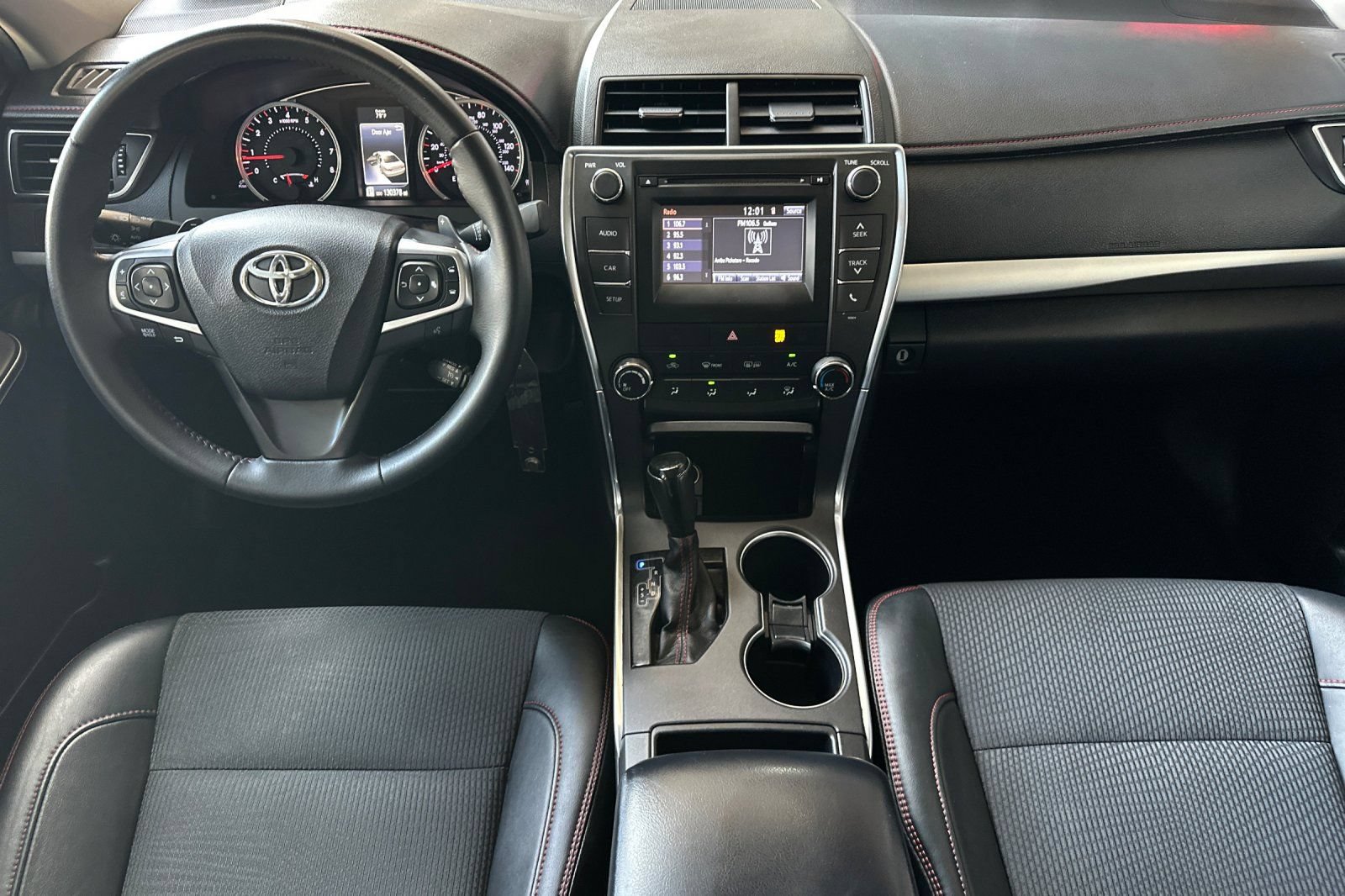 Used 2017 Toyota Camry SE FWD image 13
