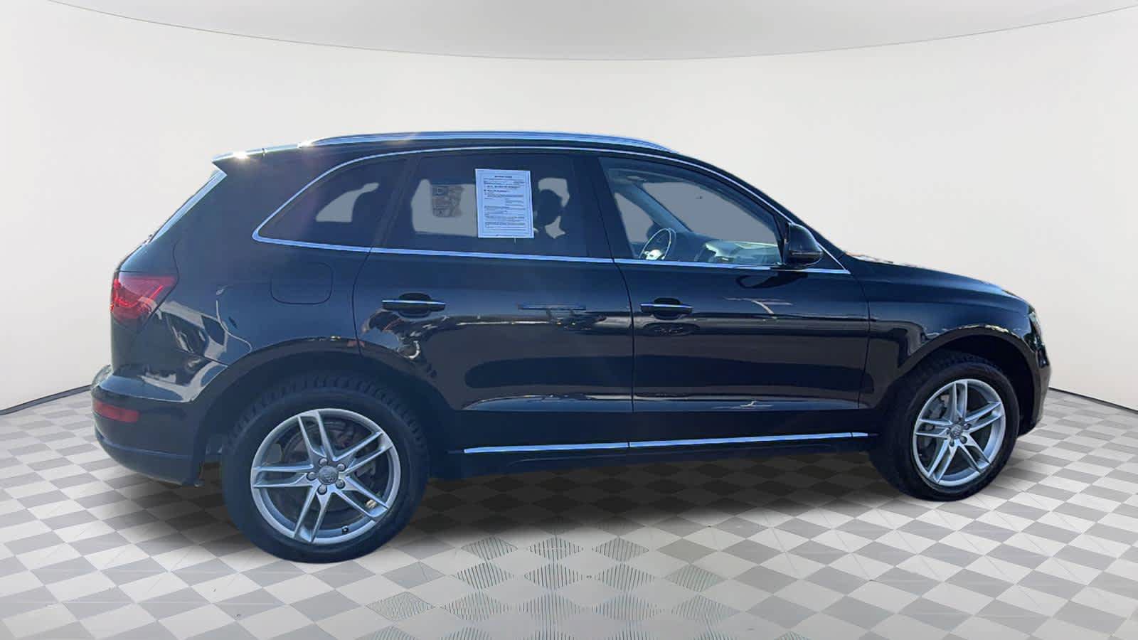 Used 2017 Audi Q5 2.0T Premium Plus w/ Technology Package AWD/4WD image 4