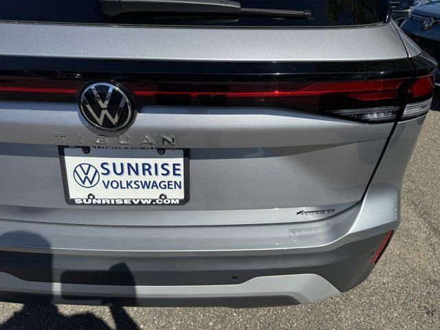 Used 2025 Volkswagen Tiguan S AWD/4WD image 38