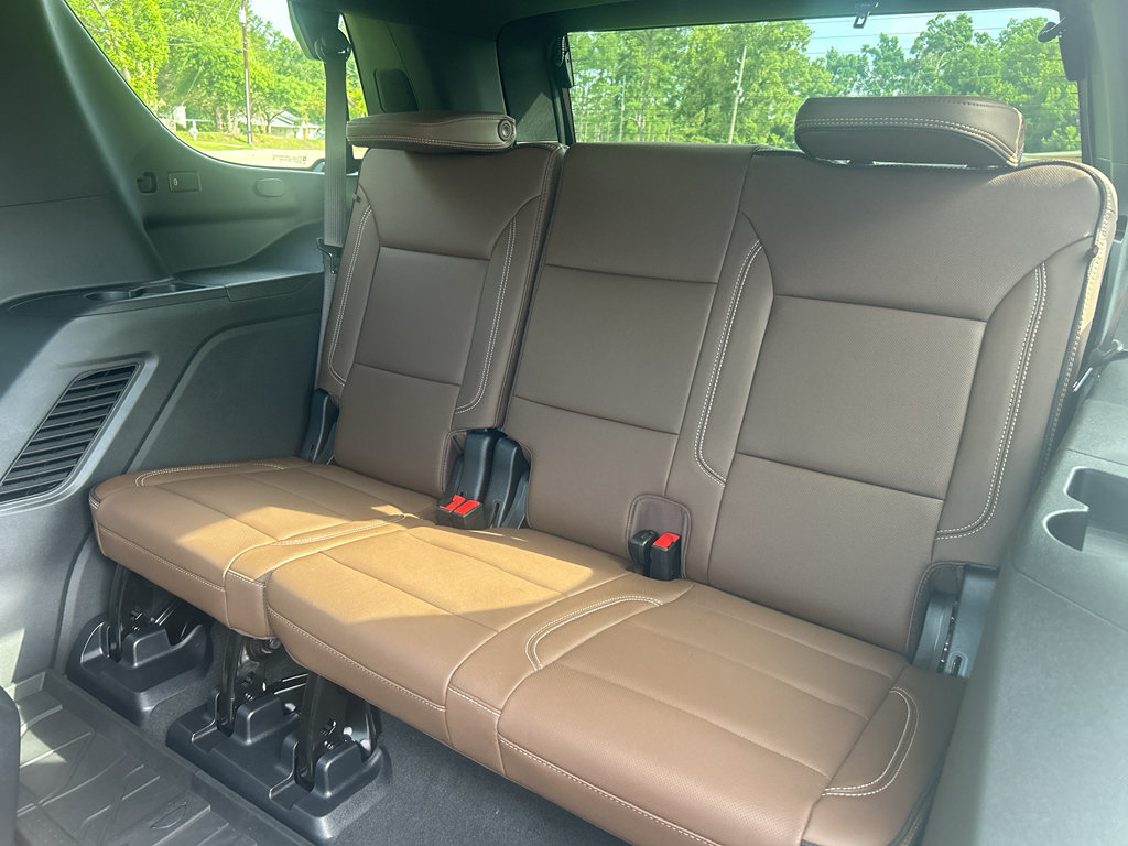 Used 2026 Chevrolet Tahoe High Country w/ LPO, Illumination Package RWD image 24