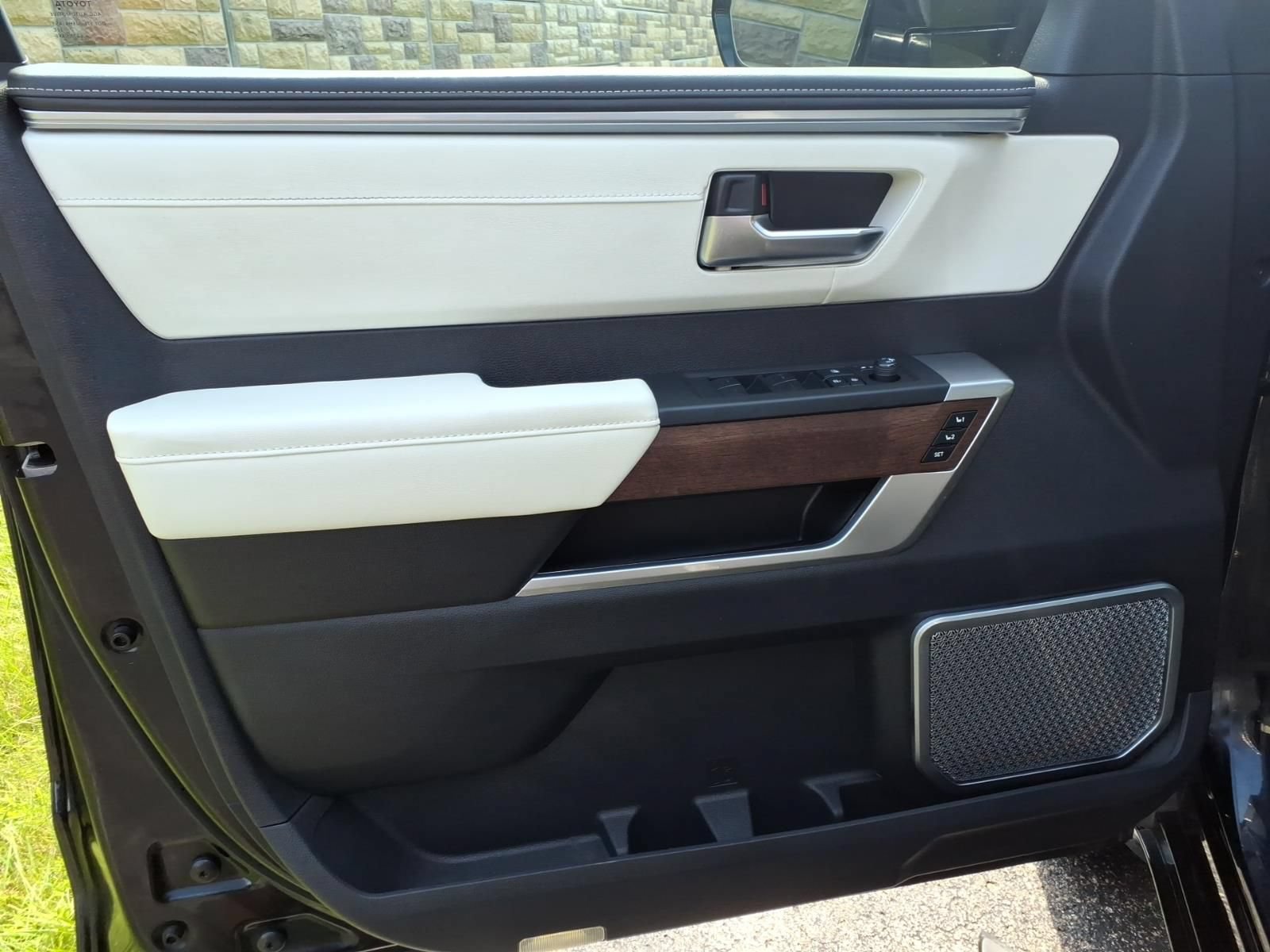 Used 2022 Toyota Tundra Capstone AWD/4WD image 14
