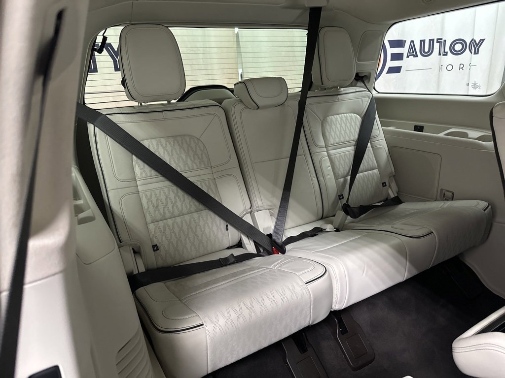 Used 2023 Lincoln Navigator Black Label image 49