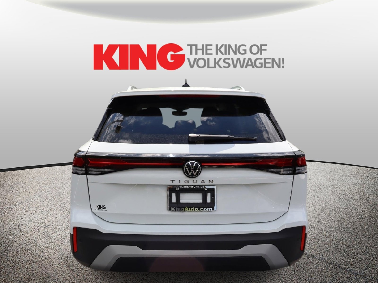 Certified 2025 Volkswagen Tiguan S w/ 18" Wheel Package image 4