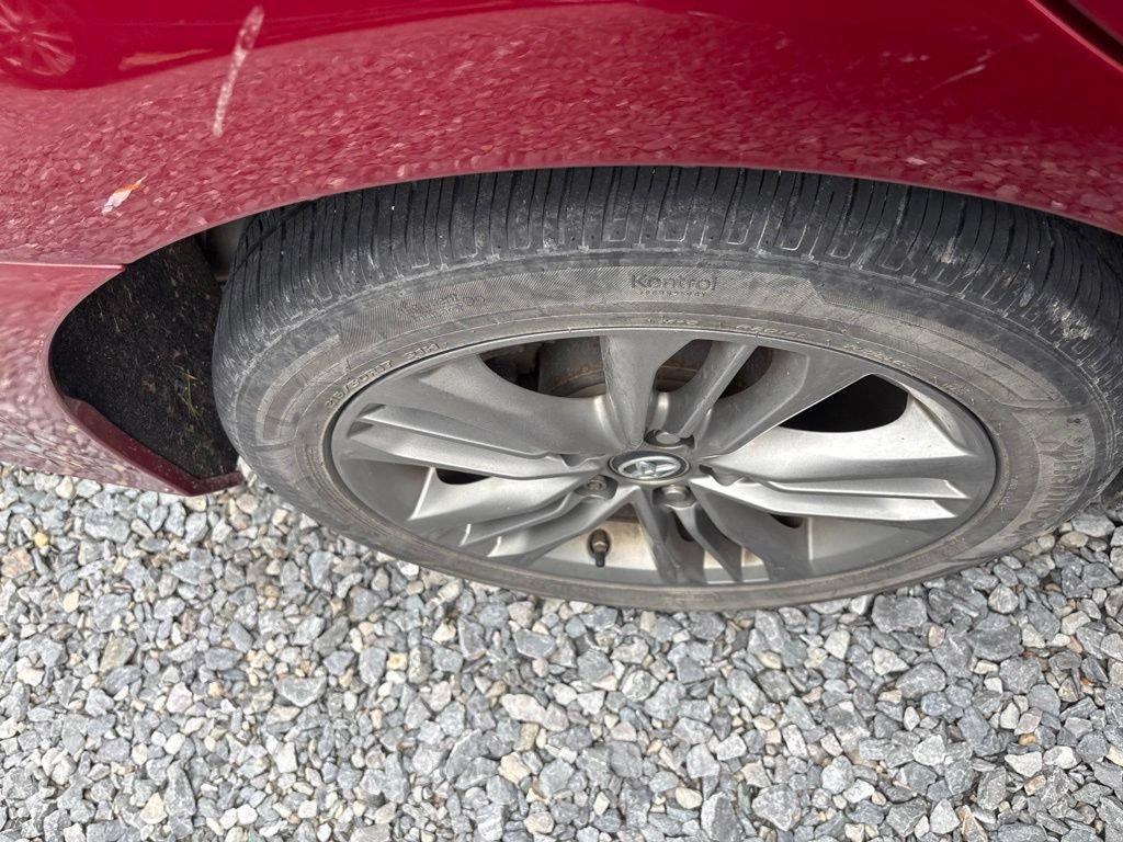 Used 2017 Toyota Camry SE FWD image 6