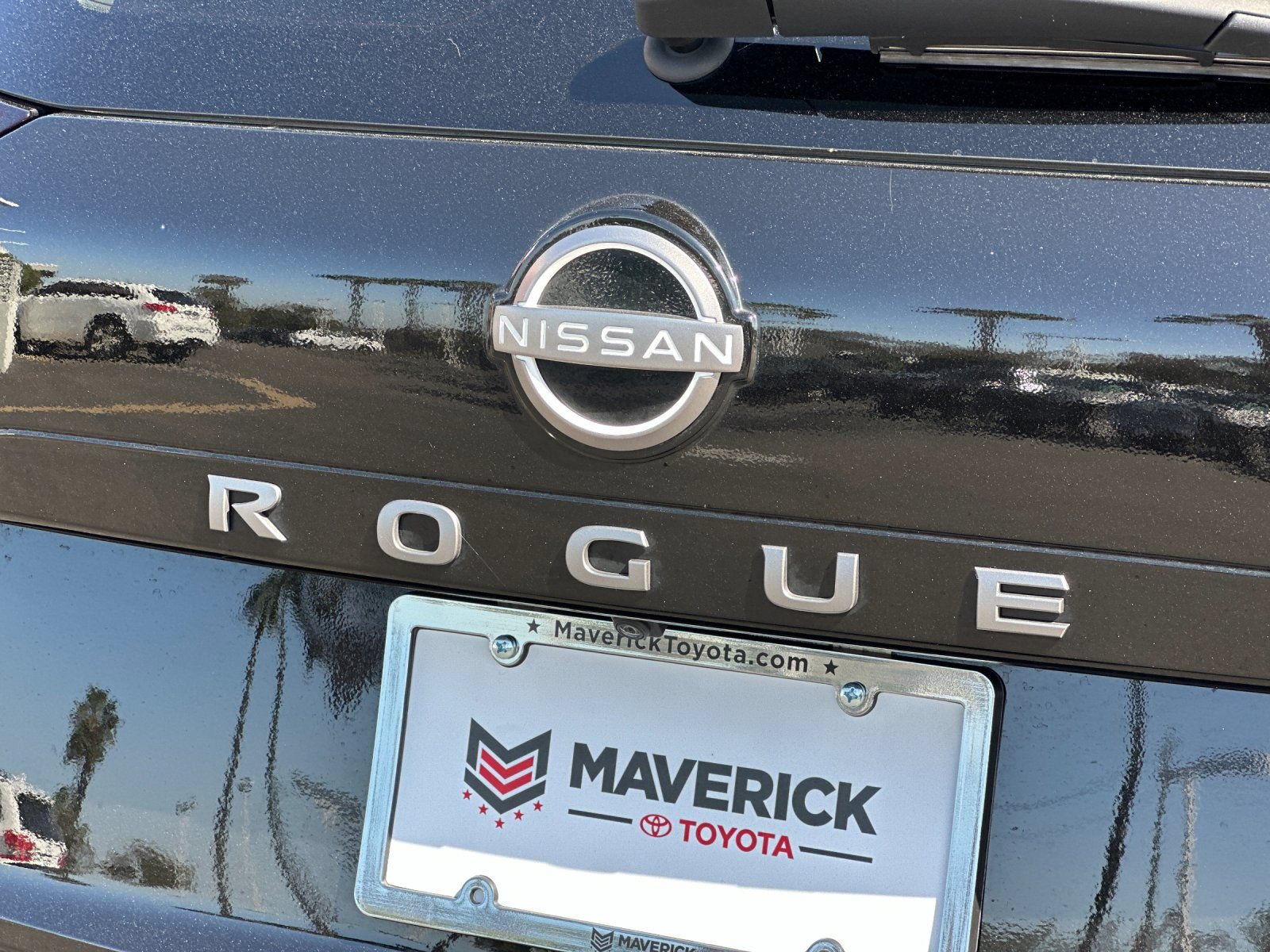 Used 2025 Nissan Rogue S FWD image 24