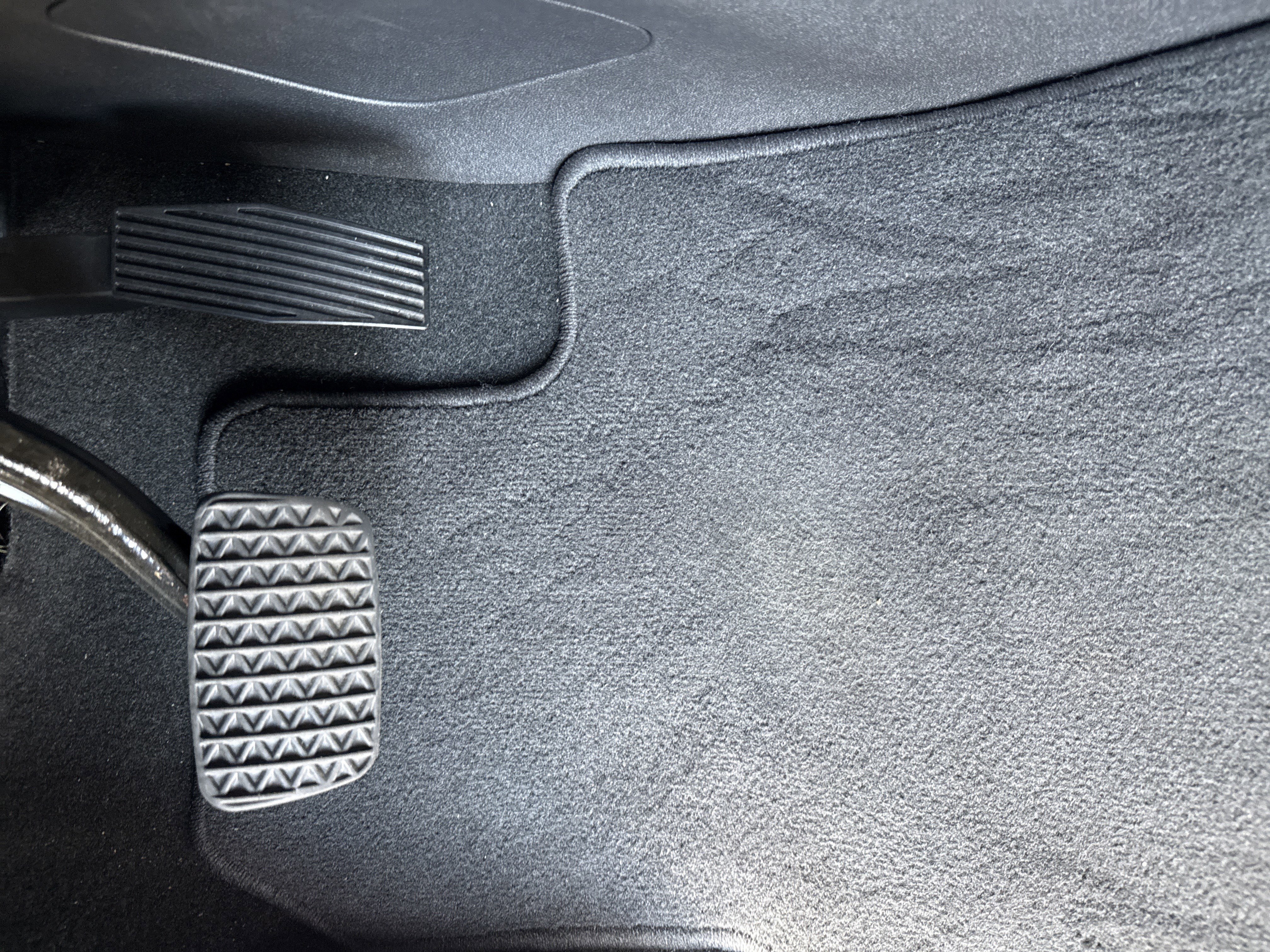 Used 2023 GMC Terrain SLE w/ Driver Convenience Package image 17