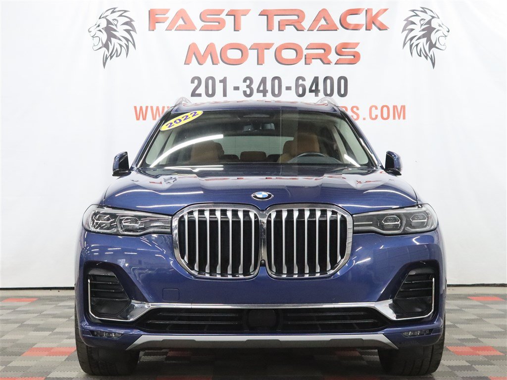 Used 2022 BMW X7 xDrive40i w/ Premium Package AWD/4WD image 2