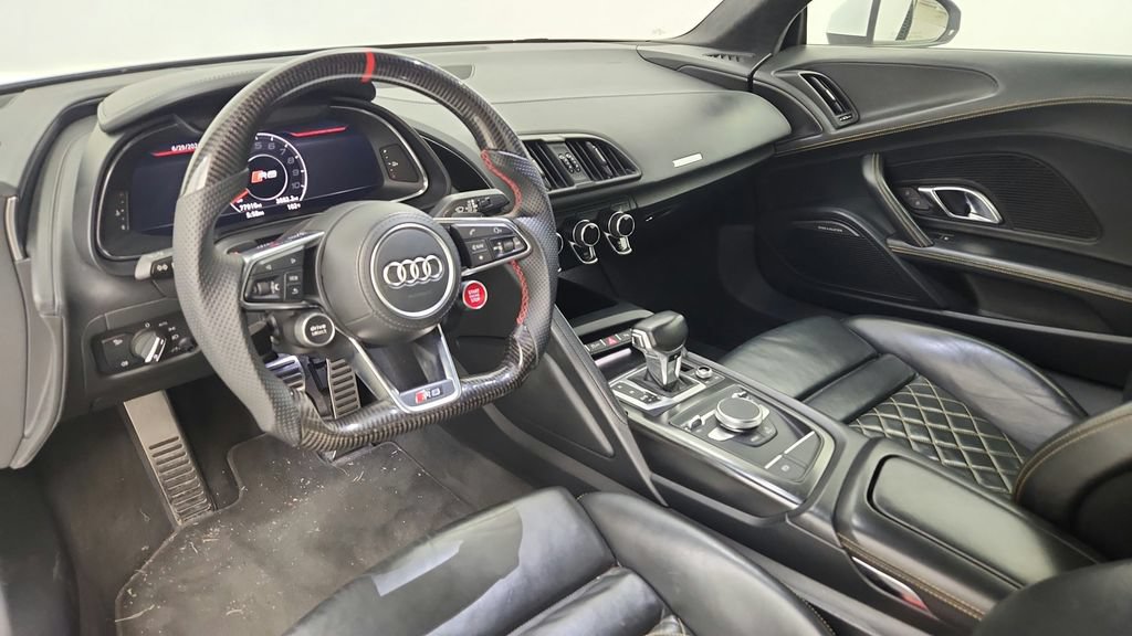 Used 2017 Audi R8 V10 AWD/4WD image 32