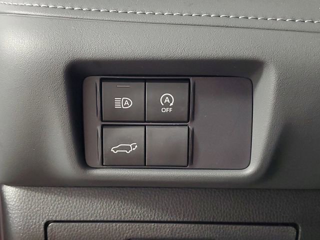 Used 2025 Toyota Highlander XLE image 25