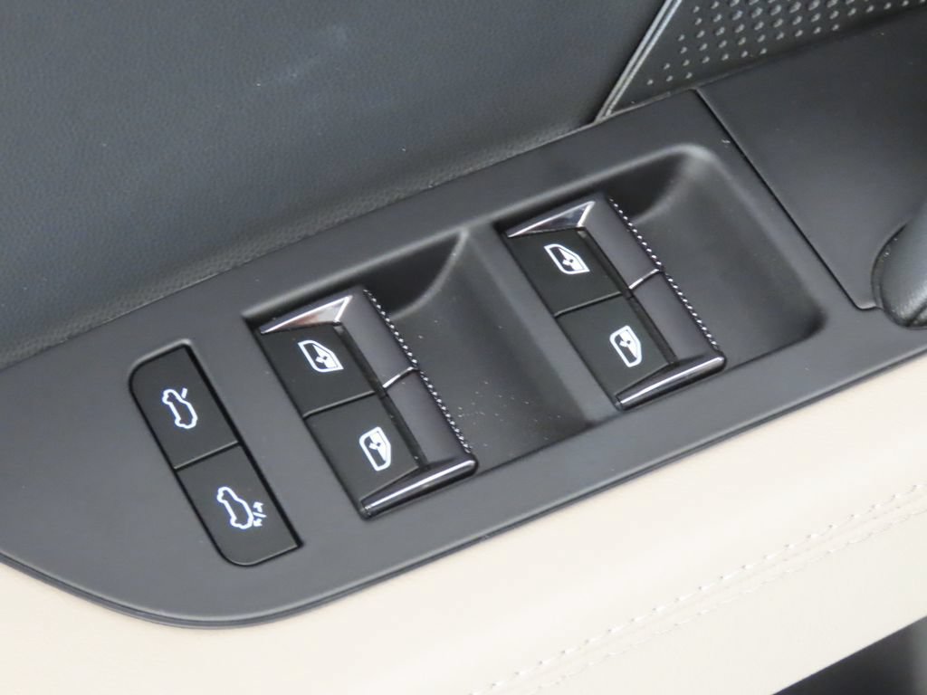 New 2026 Porsche Cayenne Electric AWD/4WD image 39
