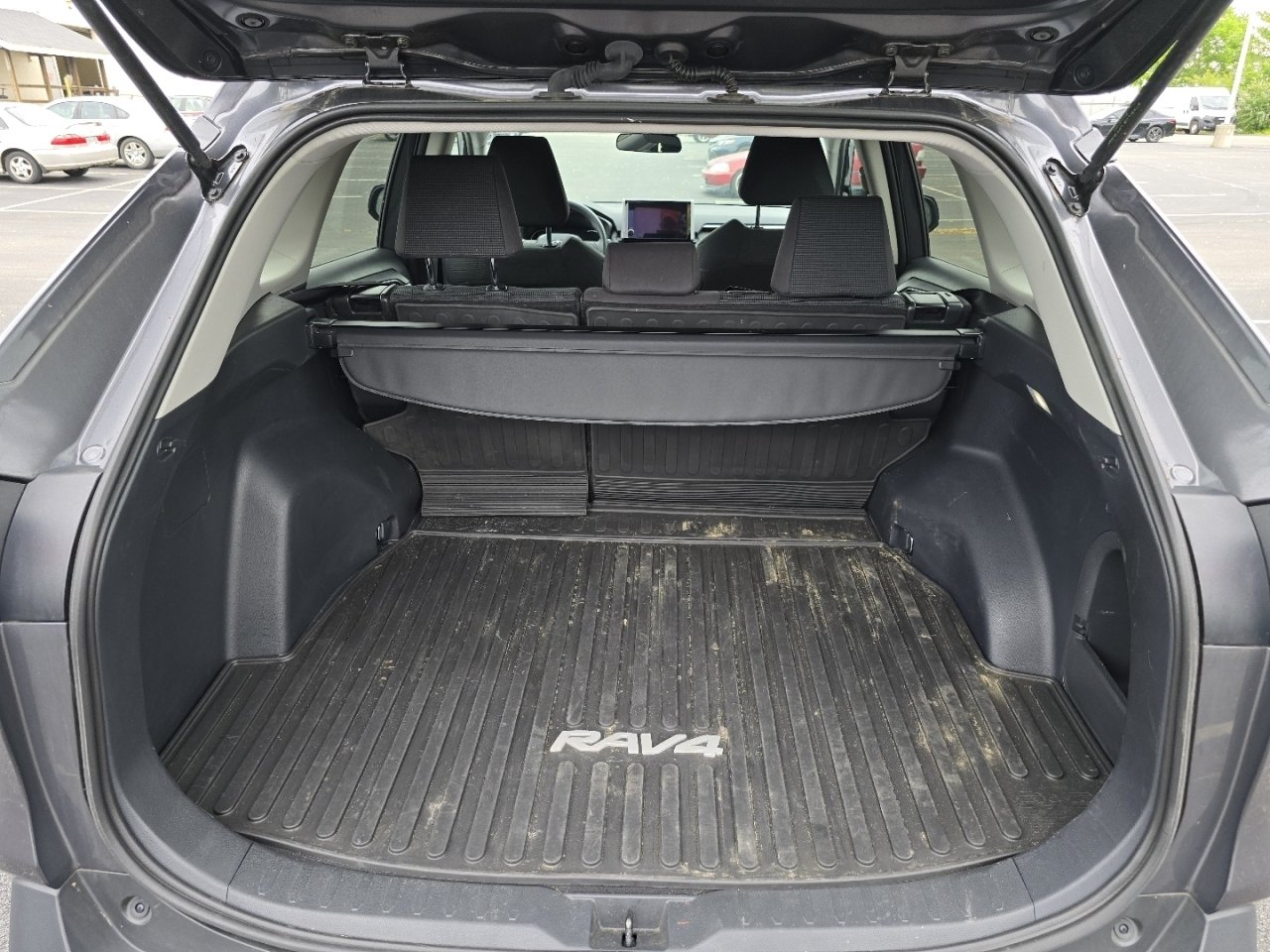 Certified 2024 Toyota RAV4 LE AWD/4WD image 11
