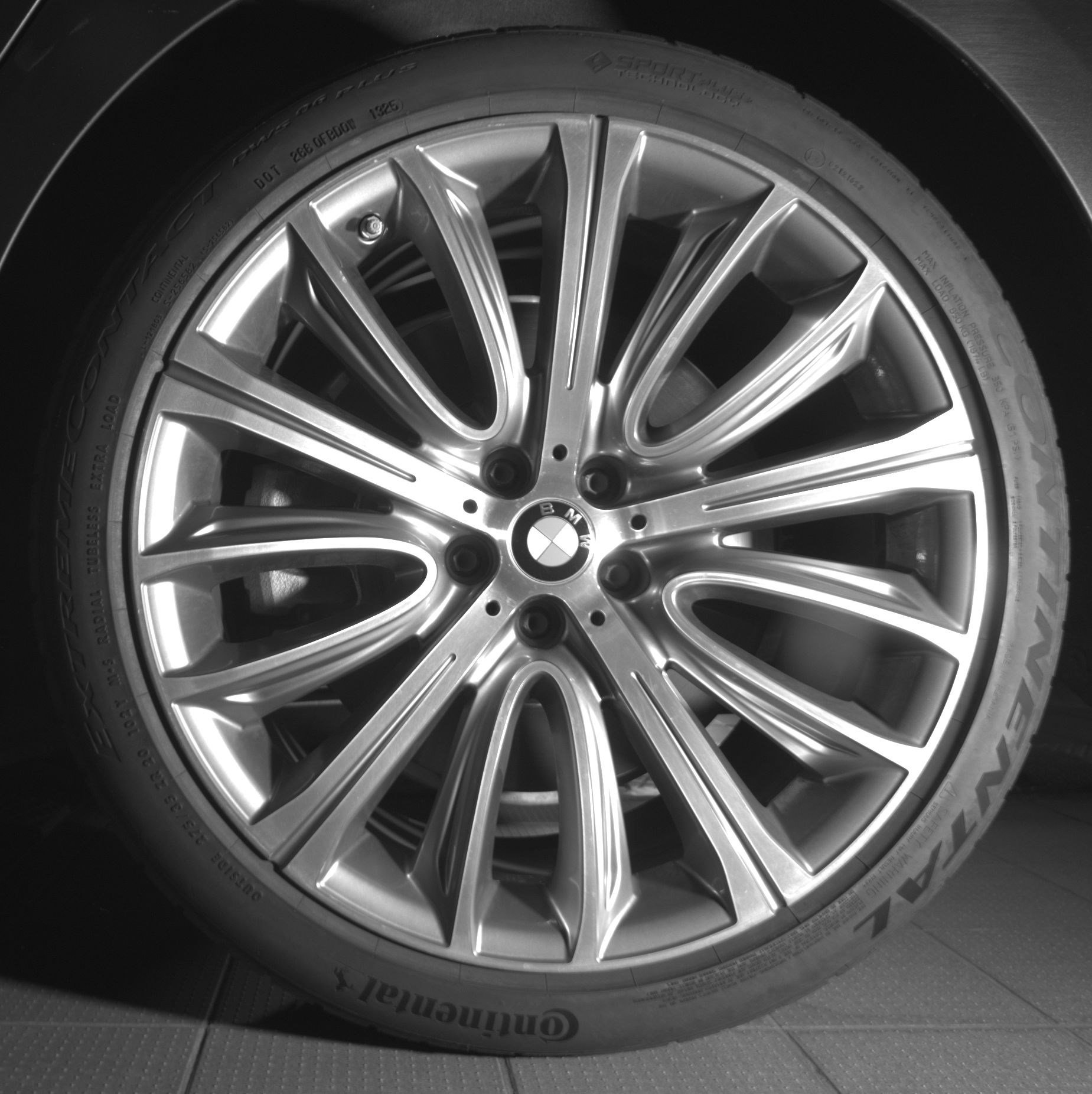 Used 2020 BMW 750i xDrive w/ Executive Package AWD/4WD image 13