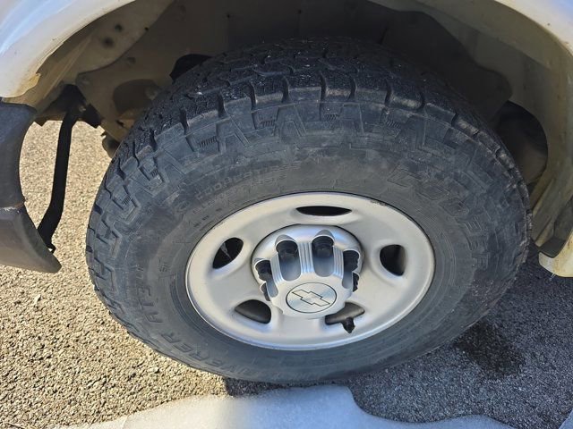 Used 2017 Chevrolet Express 2500 image 8